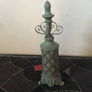 Rustic filigree decor